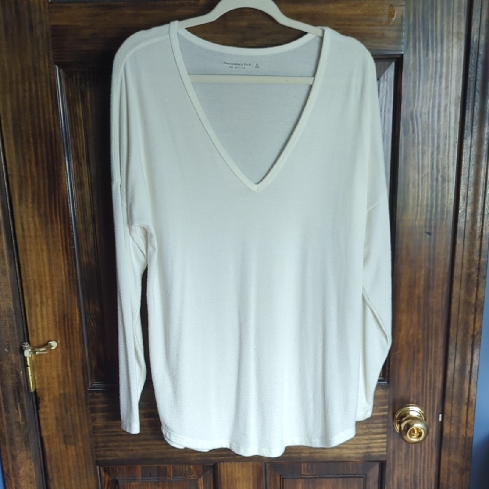 Abercrombie & Fitch Cream Long Sleeve Fitted Blouse